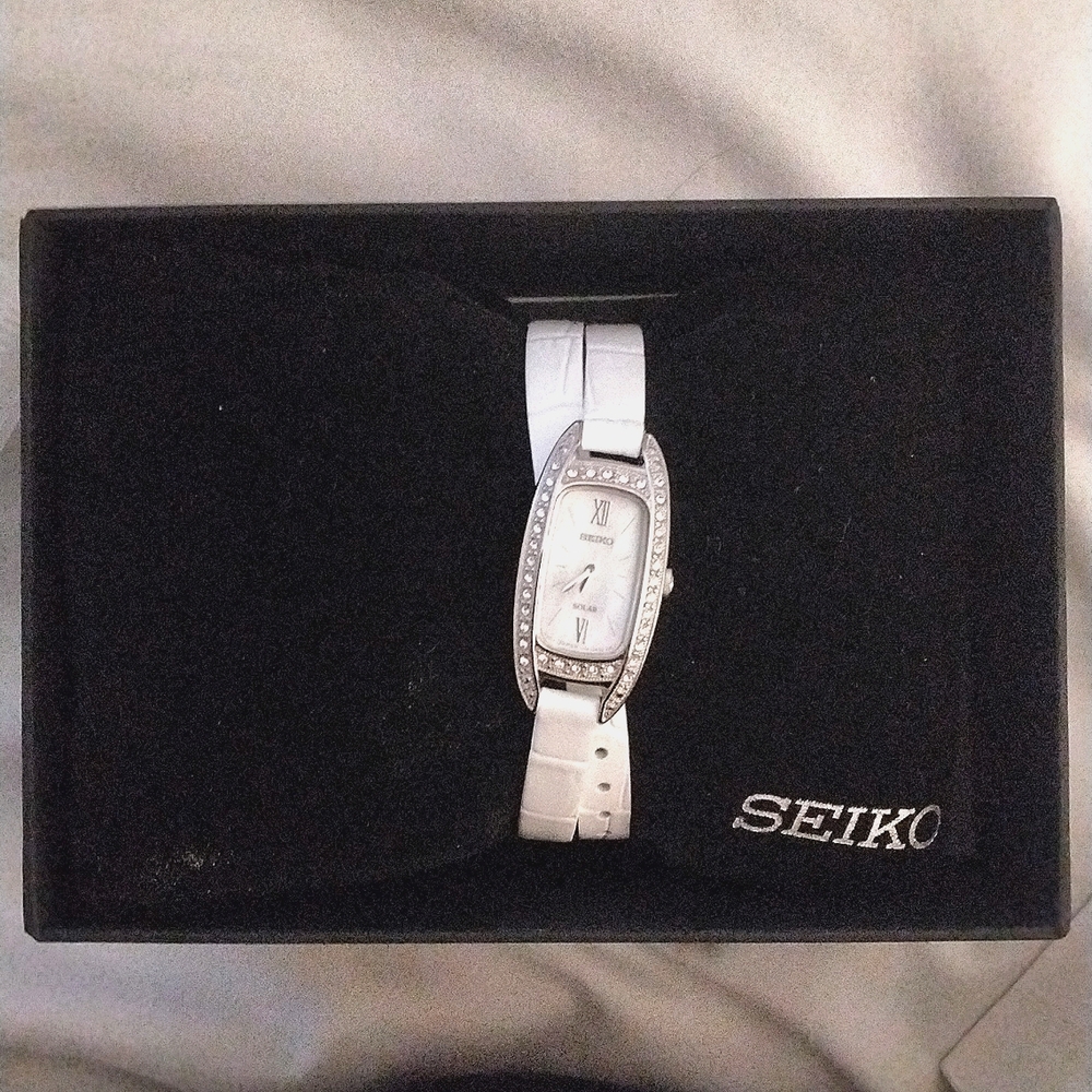 Women's Seiko White Leather Wrap Strap Watch 16.5mm